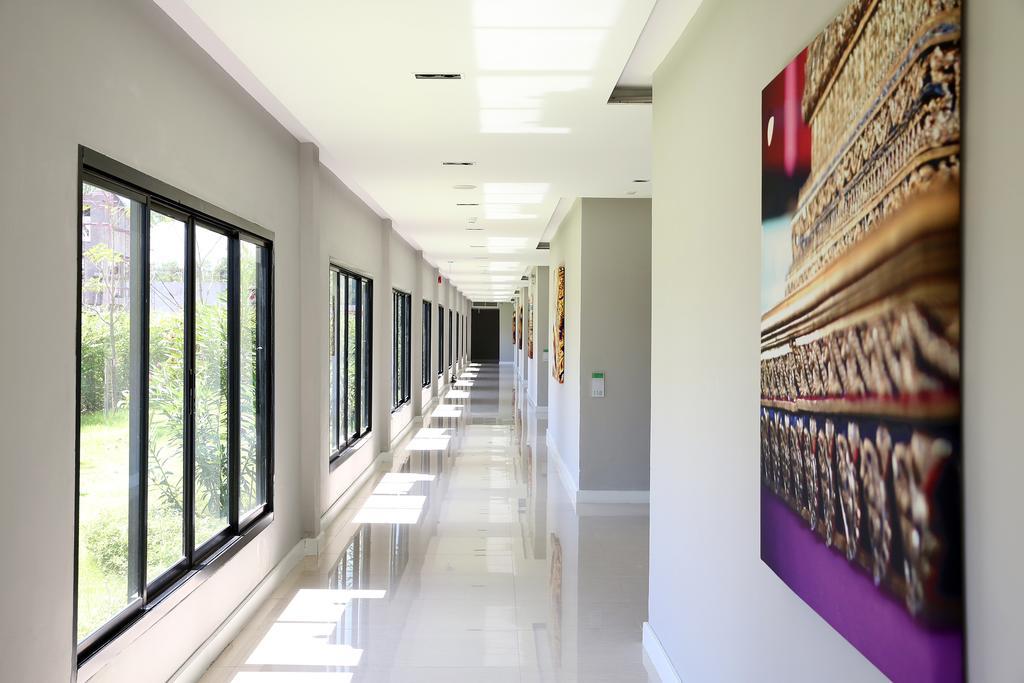 S Ratchada Leisure Hotel - Sha Plus Bangkok Kültér fotó Interior of the school