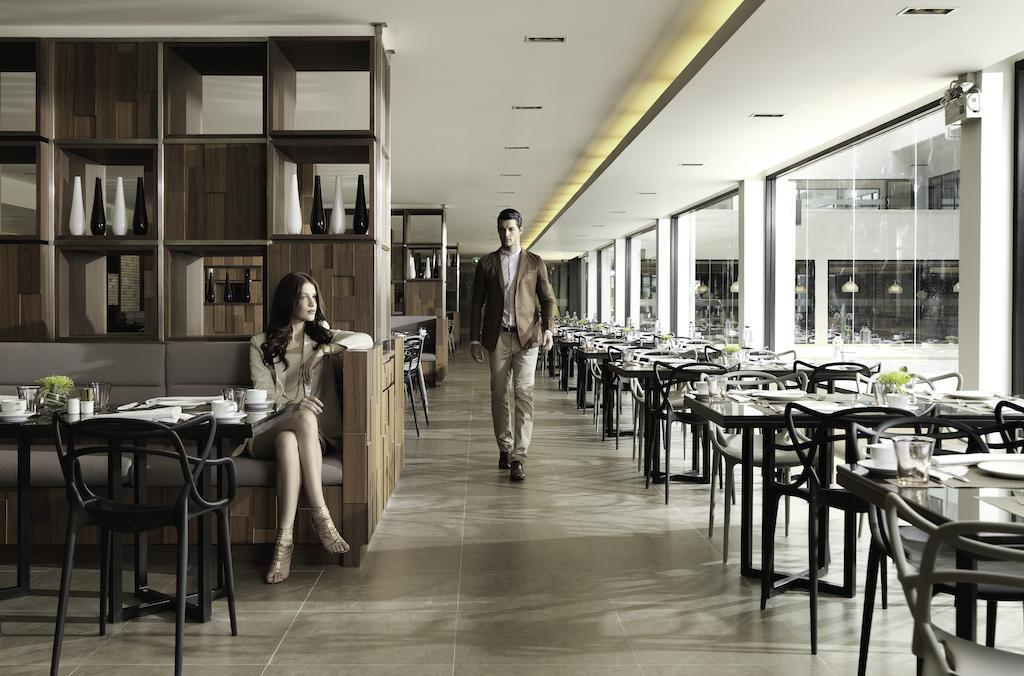 S Ratchada Leisure Hotel - Sha Plus Bangkok Kültér fotó The restaurant