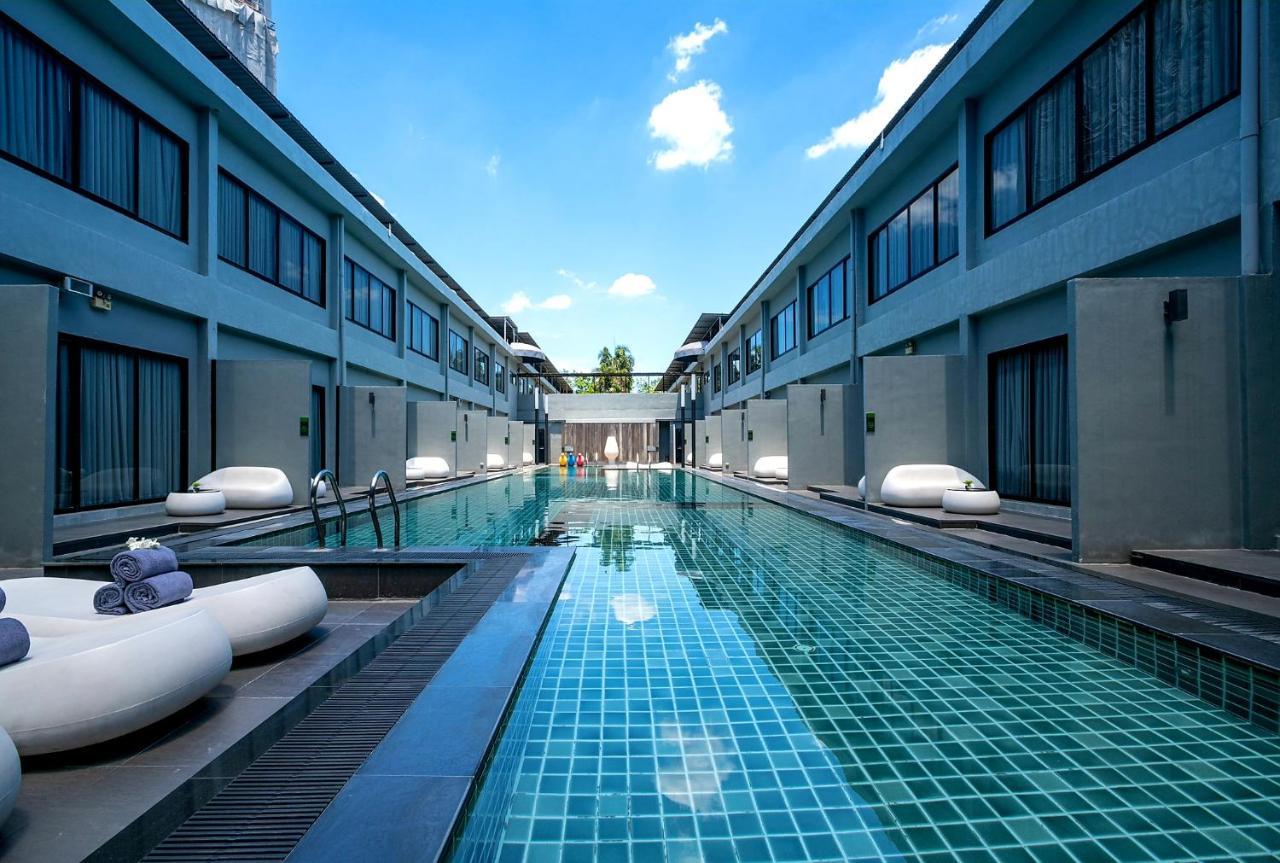S Ratchada Leisure Hotel - Sha Plus Bangkok Kültér fotó The swimming pool at the hotel