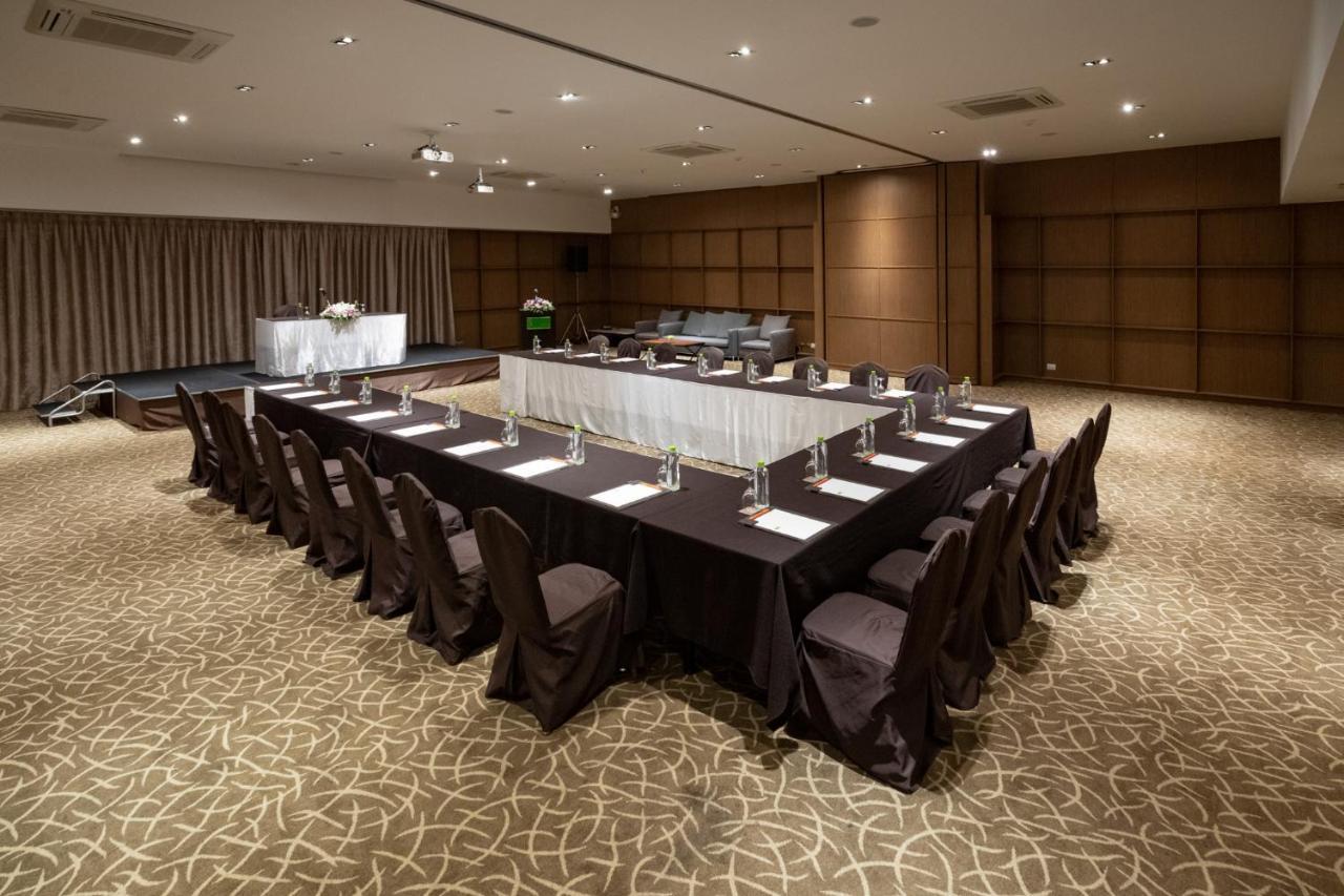 S Ratchada Leisure Hotel - Sha Plus Bangkok Kültér fotó Meeting room